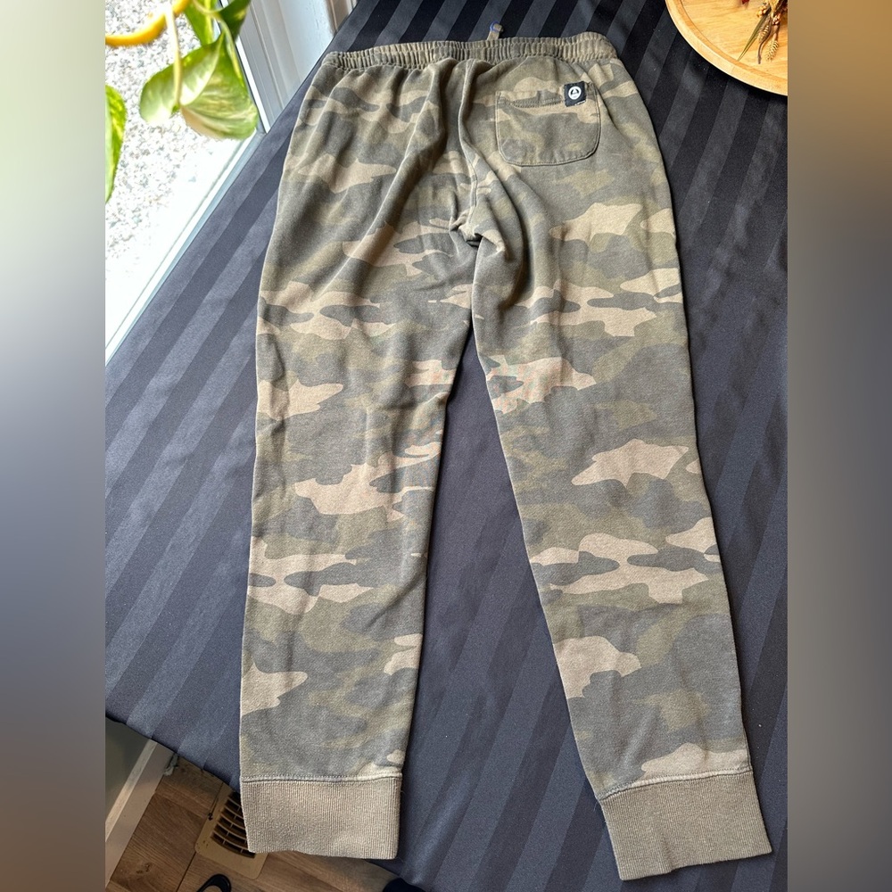 Amnesia men’s/boys size medium camo sweatpants streetwear casual drawstring